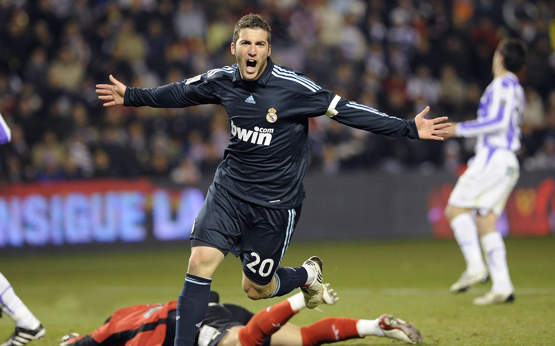 九游下载官方正版-_全民健身挑战：每个人都是运动达人_，全民健身的